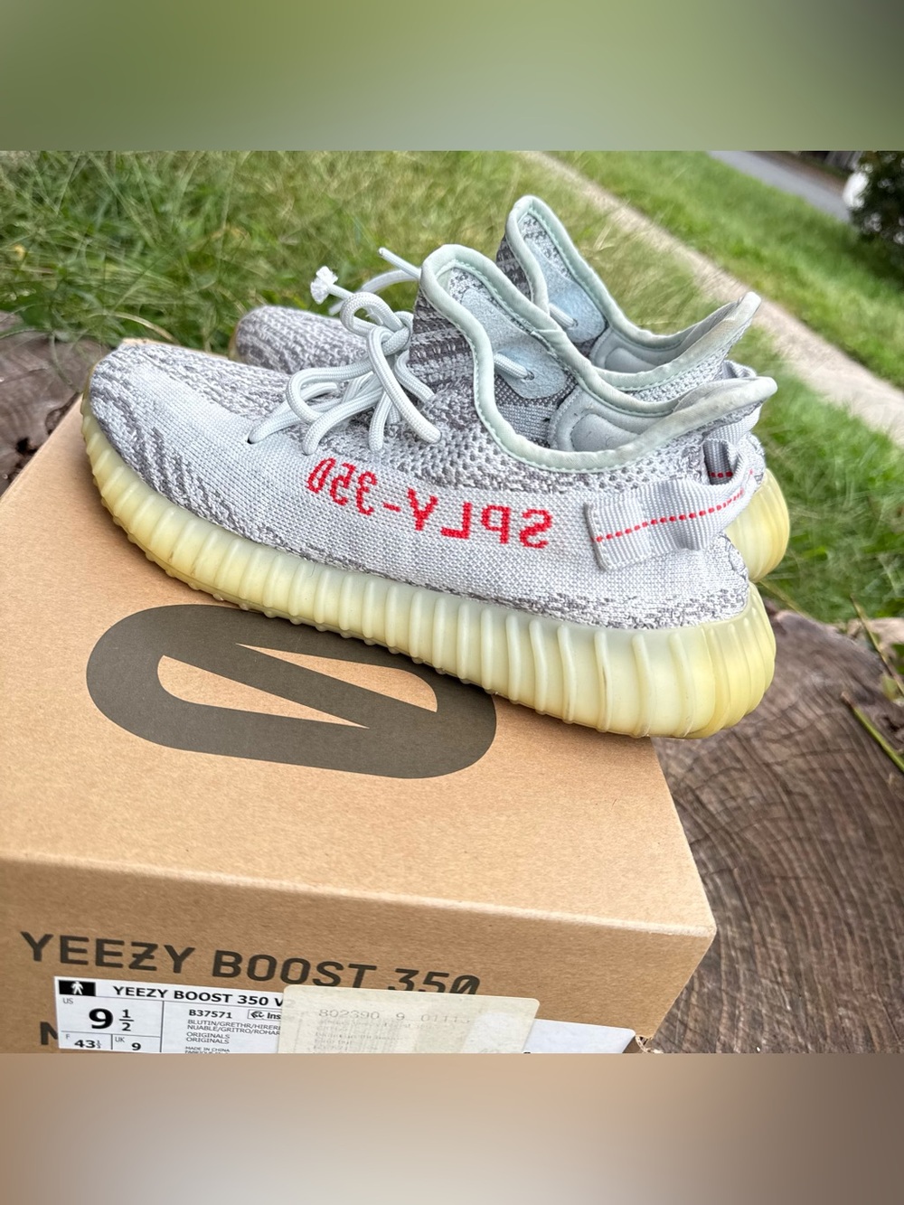 Adidas Yeezy Boost 350 V2 men’s shoes size 9.5